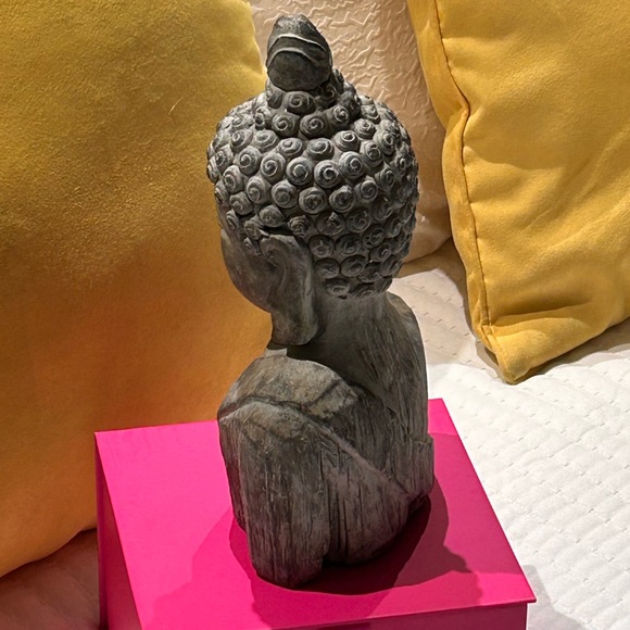 Elegant Gray/Beige Buddha Statue - Picture 5 of 8